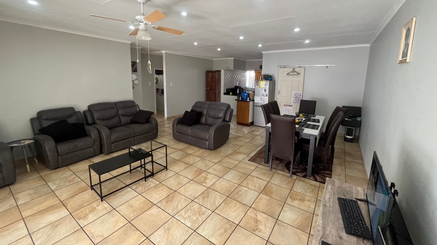 2 Bedroom Property for Sale in Rustenburg Central North West